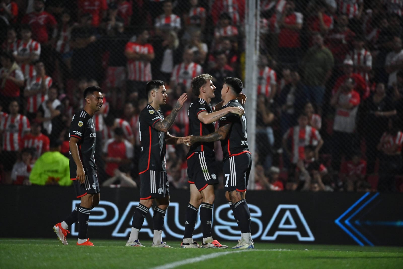 River ganó un partidazo en Córdoba