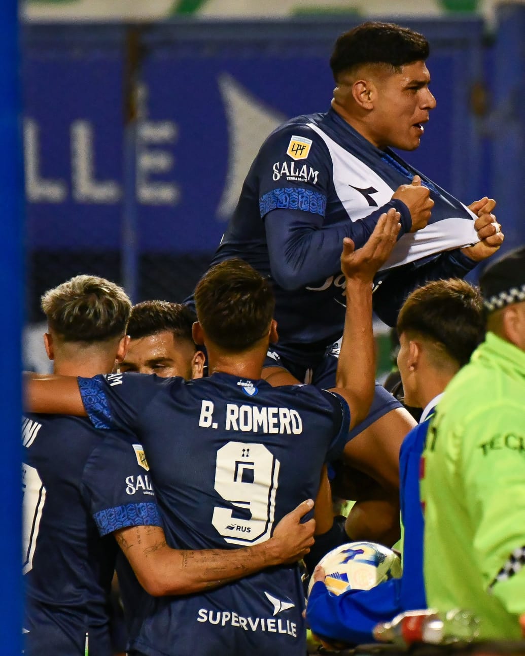 Liga Profesional: Vélez ganó y volvió a escaparse en la cima del campeonato