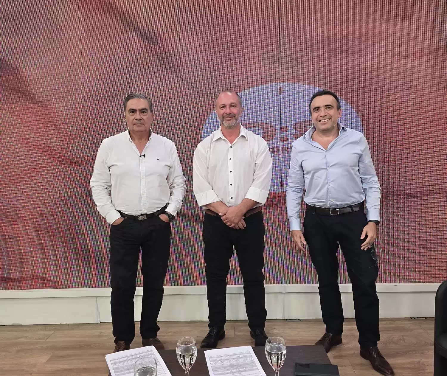 Los farmacéuticos piden que la provincia regule la venta libre de remedios y el Ministro de Salud salió a responder
