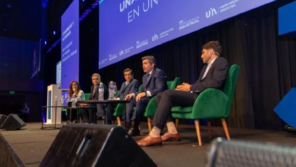 «San Juan ocupa un lugar estratégico no solo para Argentina sino también para el mundo», dijo Orrego ante la UIA