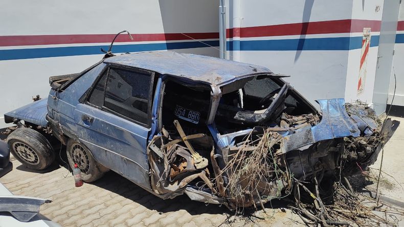Un hombre volcó en su auto en Caucete y salvó su vida de milagro
