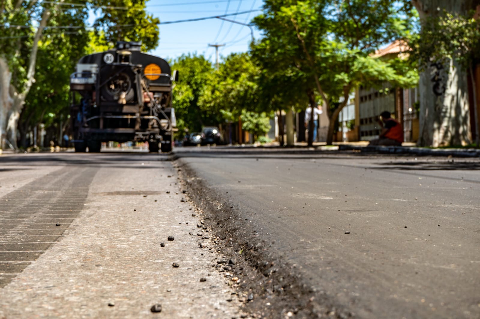 Repavimentan la calle 25 de Mayo, en el plan de mejoras urbanas de Capital