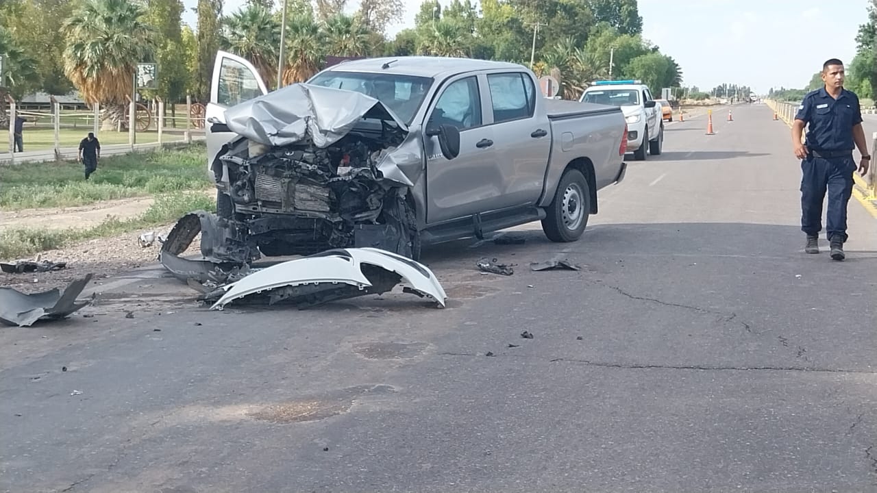 El conductor de la camioneta que provocó el accidente en RN 40, quedó detenido y fue trasladado a Comisaría