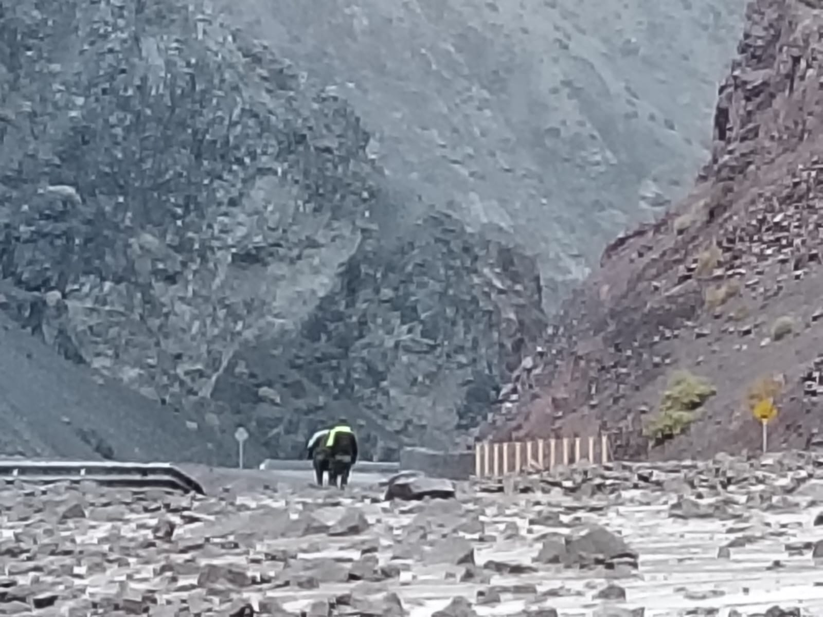 El Paso de Agua Negra permanecerá cerrado hasta el sábado por las intensas y constantes lluvias y nevadas