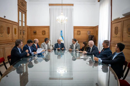 Tras el inicio de las sesiones extraordinarias el Gobierno pidió una semana más para reunir votos