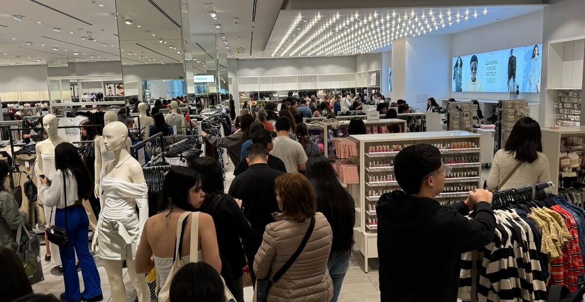 Fiebre de compras de argentinos en Chile