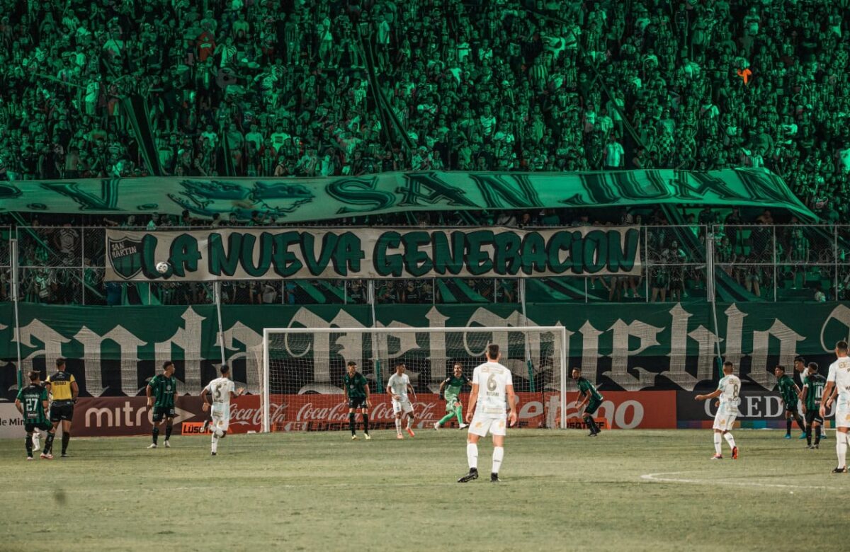 San Martín visita a Deportivo Riestra