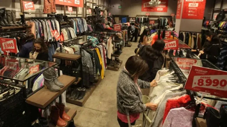 Comerciantes difundieron la comparación de precios en zapatillas, ropa y electrónica entre Chile, Brasil y Argentina