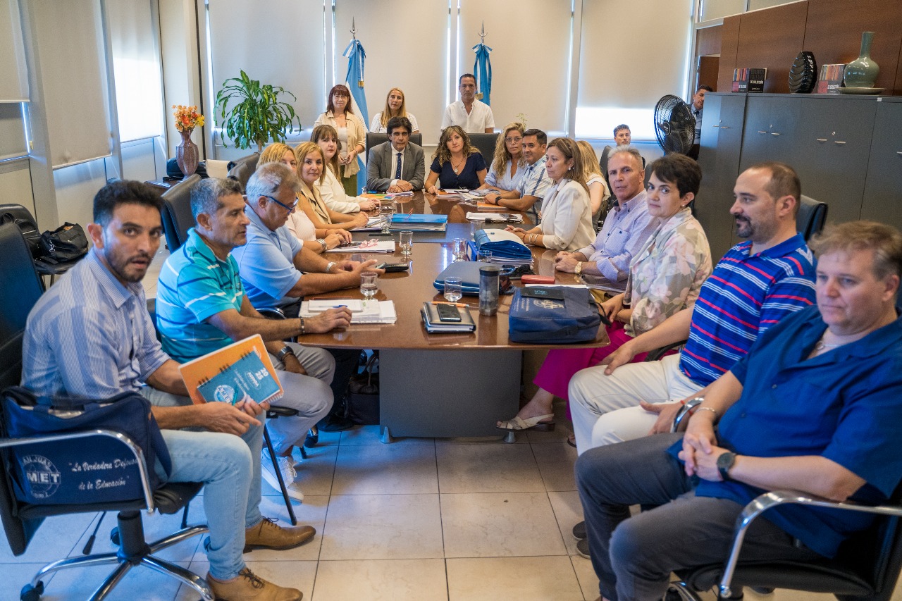 Los docentes rechazan la propuesta de gobierno y hoy se pedirá que mejore la oferta con el objetivo en común de recuperar el porcentaje no pagado en enero