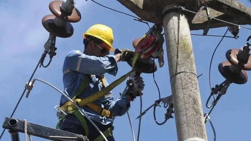 Colapsó el sistema de electricidad y se cortó la energía en el Gran San Juan: ¿Qué dijo Naturgy?