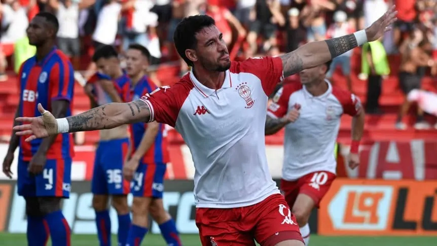 Copa de la Liga: Huracán se quedó con el clásico