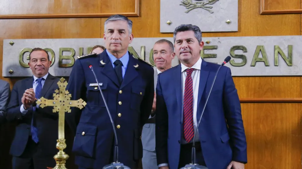 El gobierno provincial hizo efectivo más de 800 ascensos en la Policía