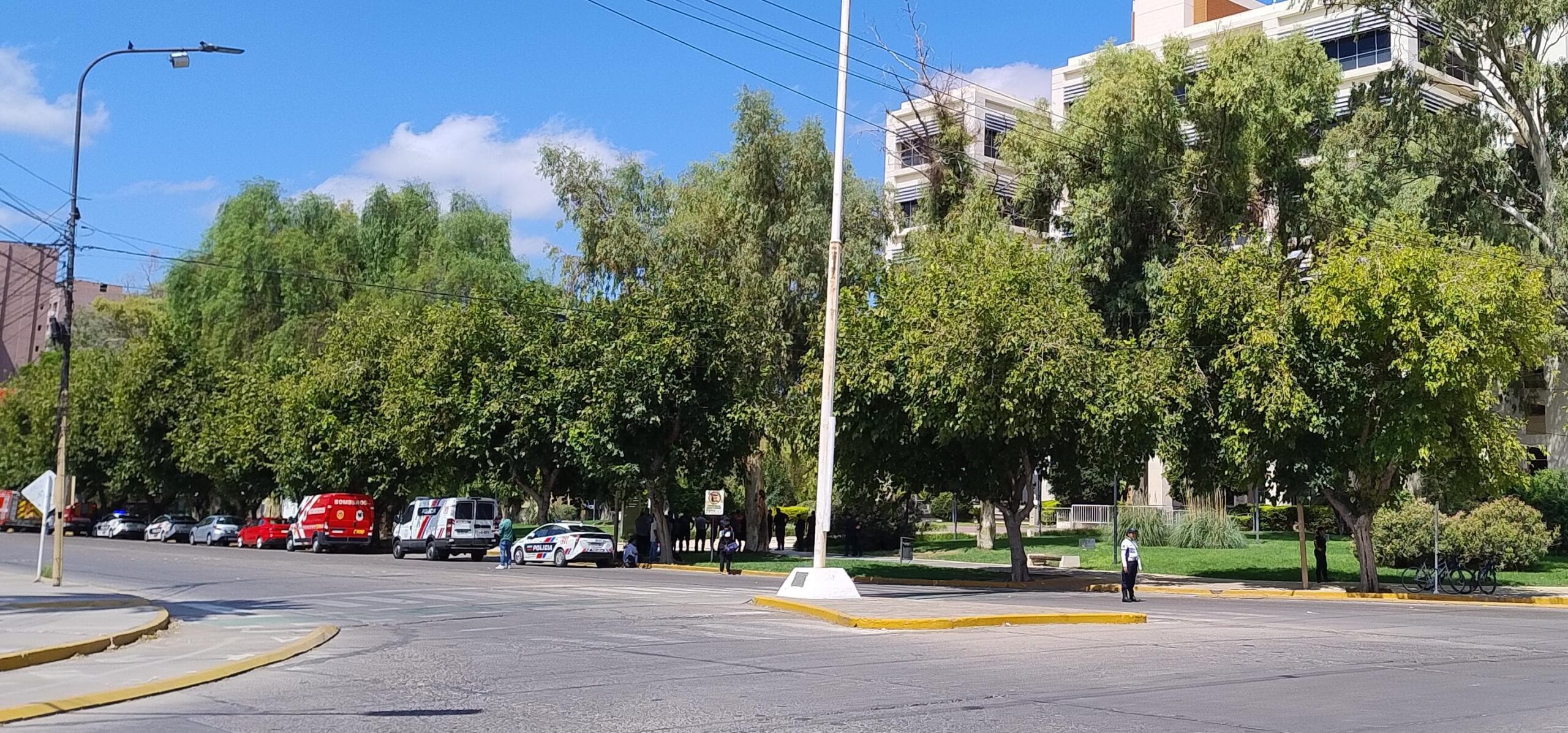 Otra vez, una amenaza de bomba falsa en el Centro Cívico generó susto