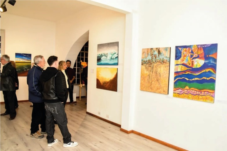 Exposición en el Chalet Cantoni: celebración de arte y creatividad