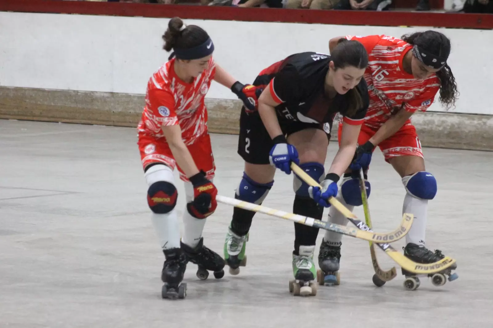 Hockey sobre patines: Las chicas salen a la pista 