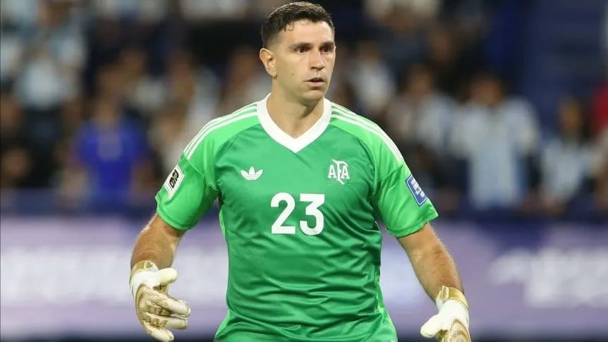 Atención Emiliano “Dibu Martínez, se aprobaron modificaciones en el reglamento del fútbol