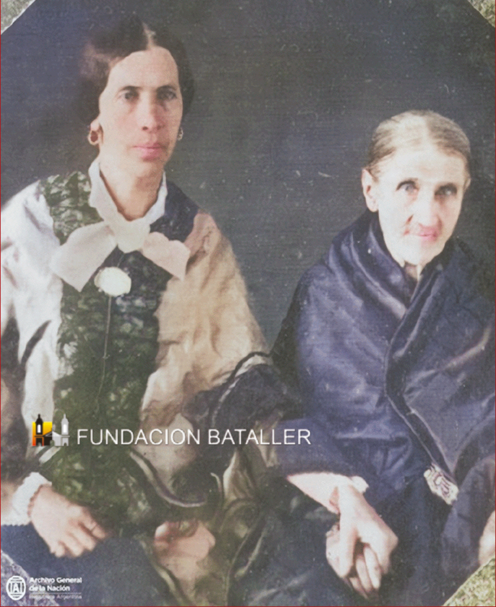 Paula Albarracín de Sarmiento y su hija Procesa