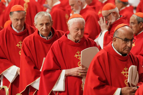 El Vaticano confirmó que llegaron a Roma los 133 cardenales que elegirán al nuevo papa