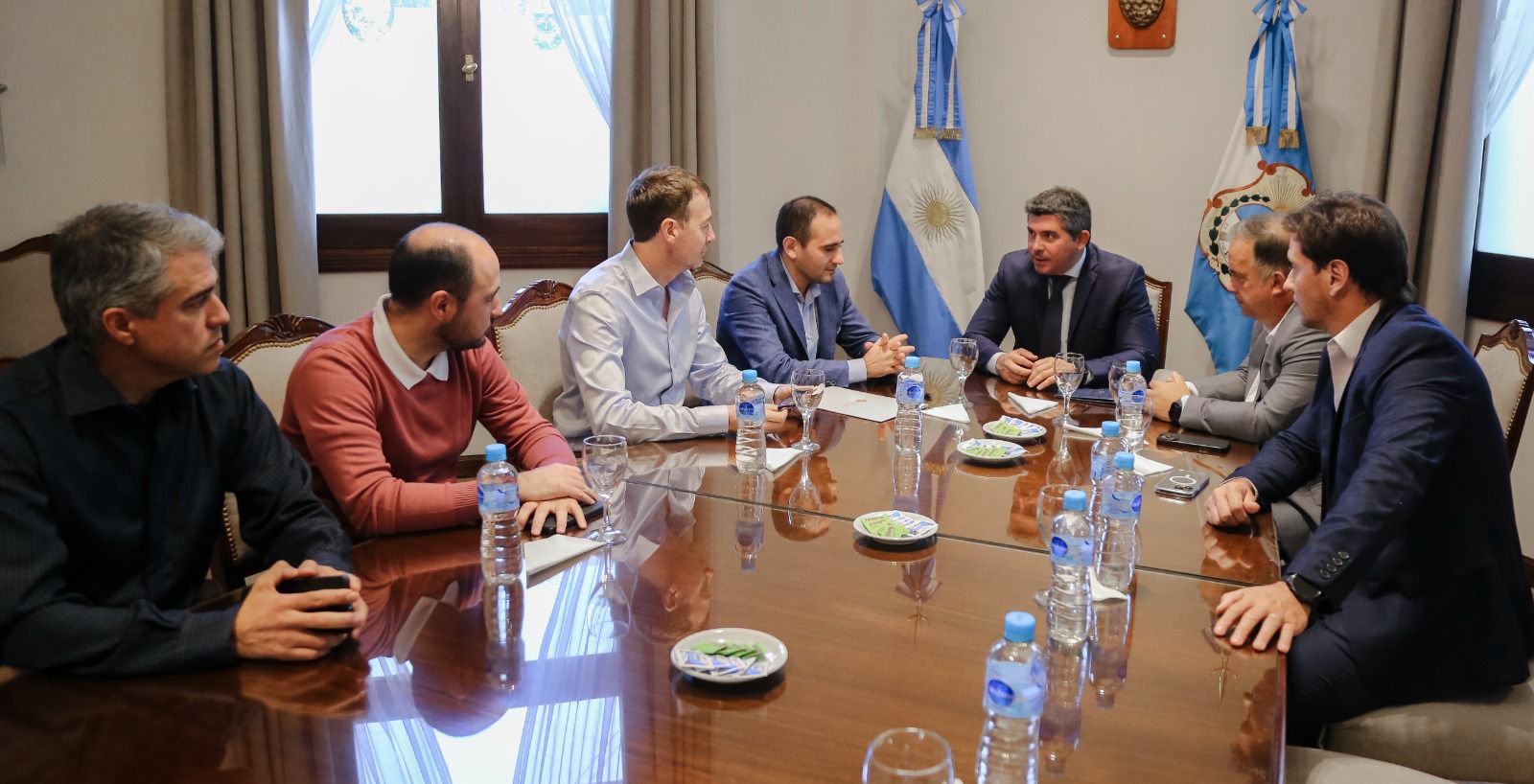 El gobierno provincial firmó un contrato clave para la transformación energética de San Juan