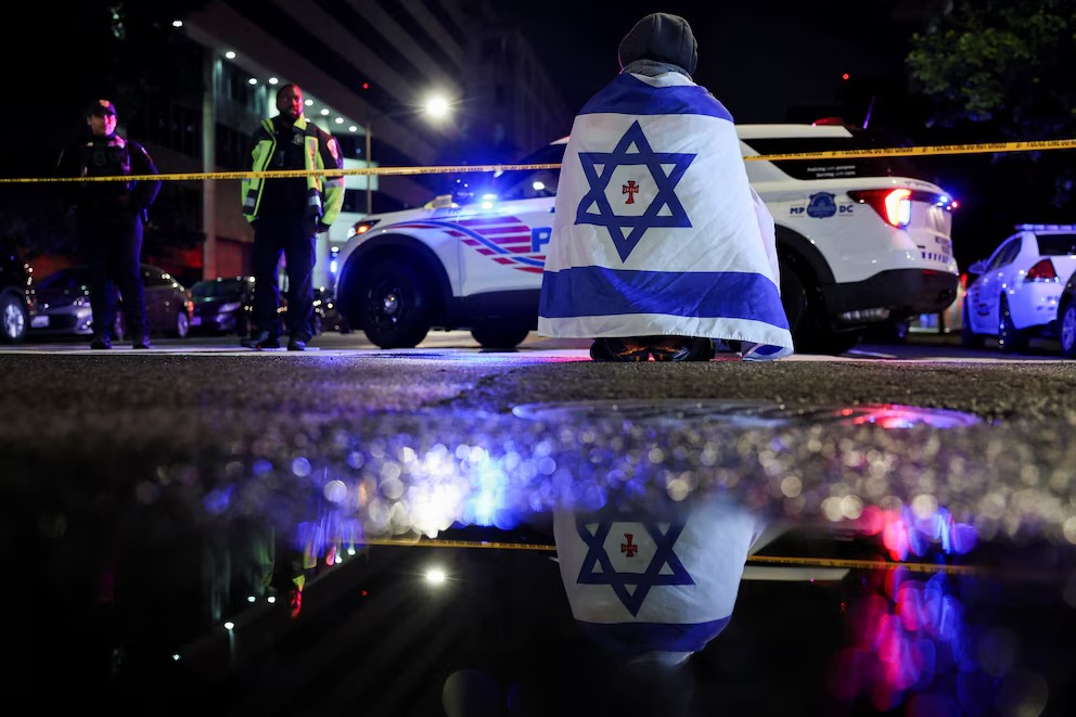 Dos empleados de la embajada de Israel murieron en un tiroteo en Washington y el asesino confesó: “¡Yo lo hice, lo hice por Gaza!”
