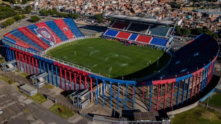La AFA hará una prueba piloto para la vuelta de los hinchas visitantes a las canchas