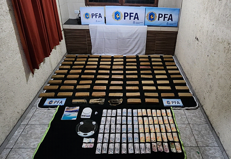 Desbarataron una banda narco en Pocito: tenían marihuana dinero y autos
