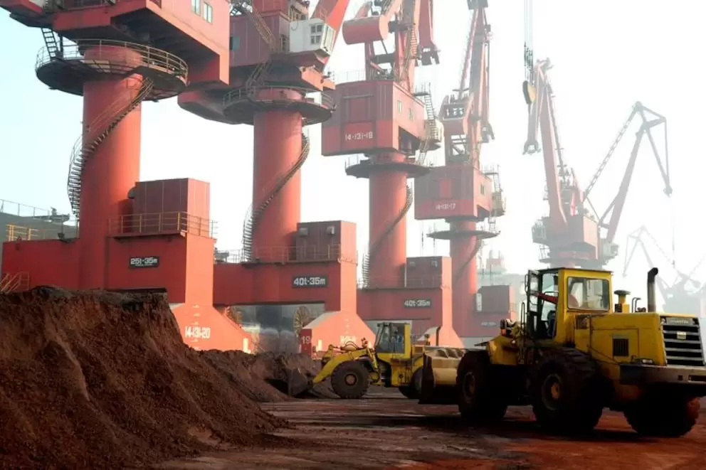 China reforzó los controles sobre la exportación de tierras raras en plena tensión comercial con Estados Unidos