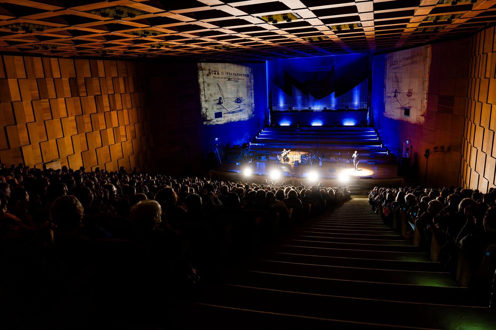 Emotiva Gala de la Independencia en el Auditorio Juan Victoria: un homenaje cargado de identidad y tradición