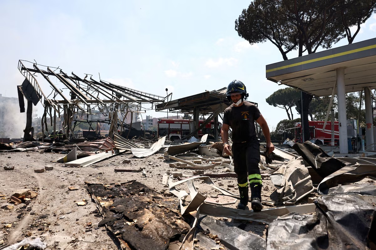 Más de 20 personas heridas por una grave explosión en una gasolinera en Roma y al menos dos de ellos están graves