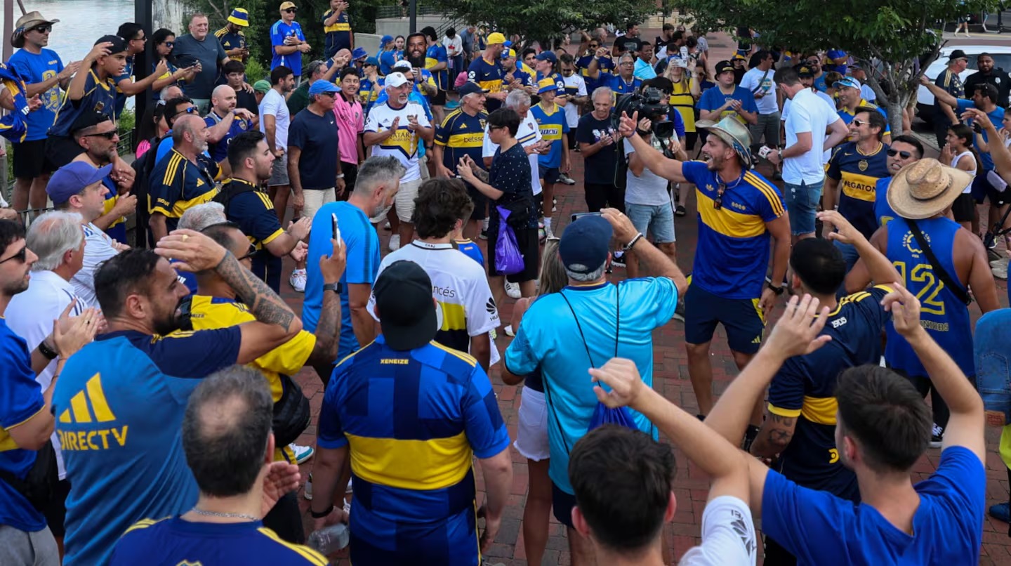 Hinchas de Boca preparan un banderazo contra Riquelme tras la dura eliminación en la Copa Argentina