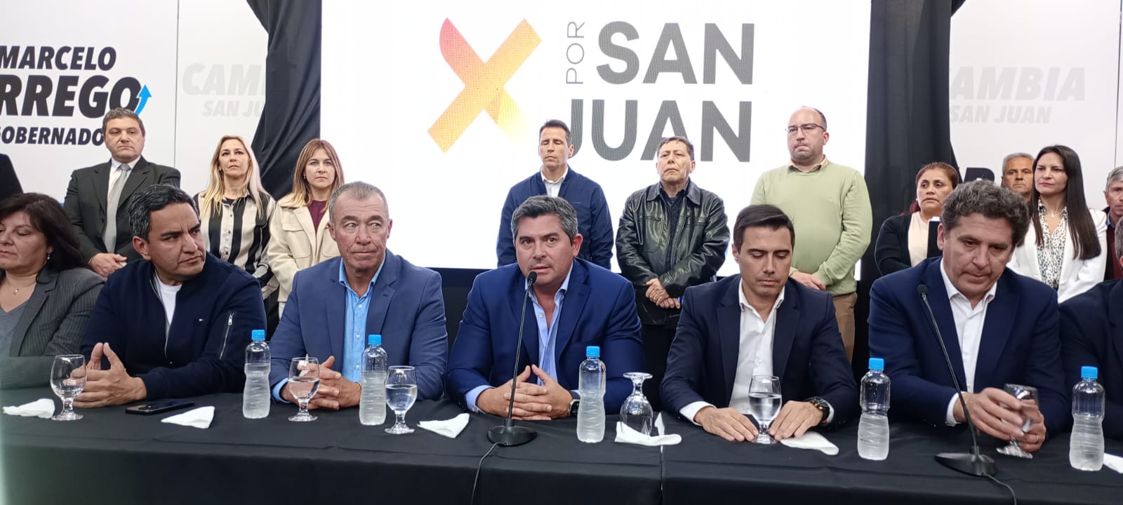 El gobernador presentó el Frente Por San Juan, que competirá en las Legislativas
