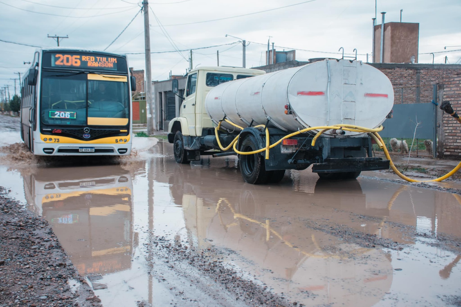 Rawson asistió a más de 100 familias afectadas por las intensas lluvias