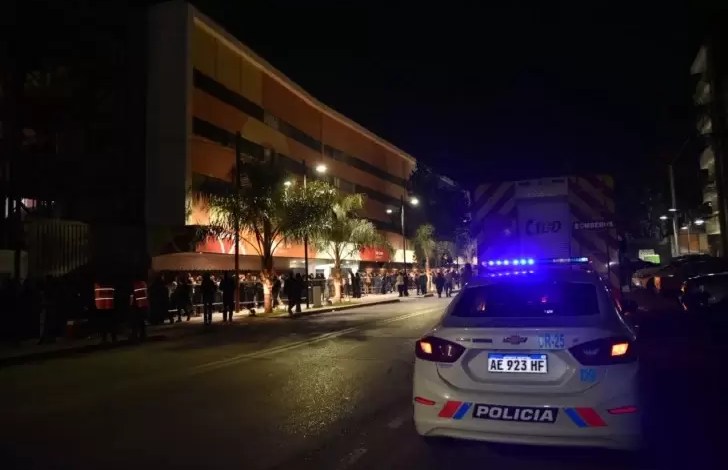 Amenaza de bomba en el recital de Lali: entre hoy y mañana se sabrá quién es el dueño de la línea