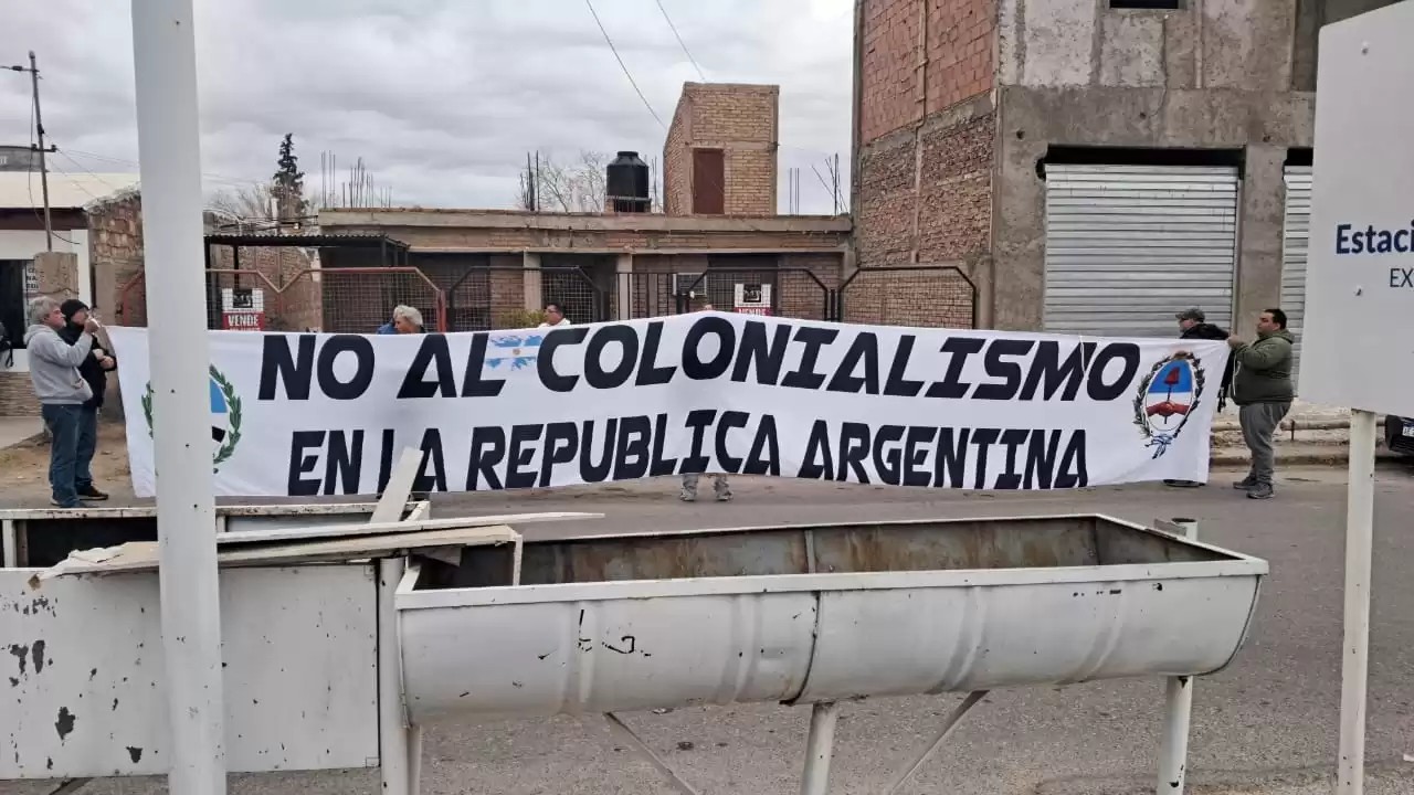 Choferes protestaron frente a Emicar por las exigencias para renovar el carnet profesional: “No somos atletas, somos trabajadores”