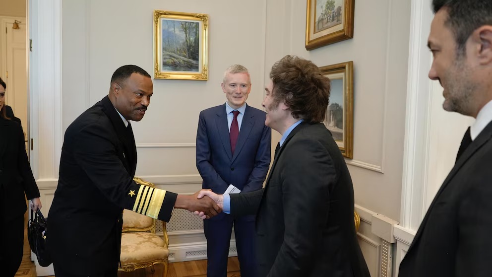Vuelve a visitar Argentina el jefe de Comando Sur de Estados Unidos