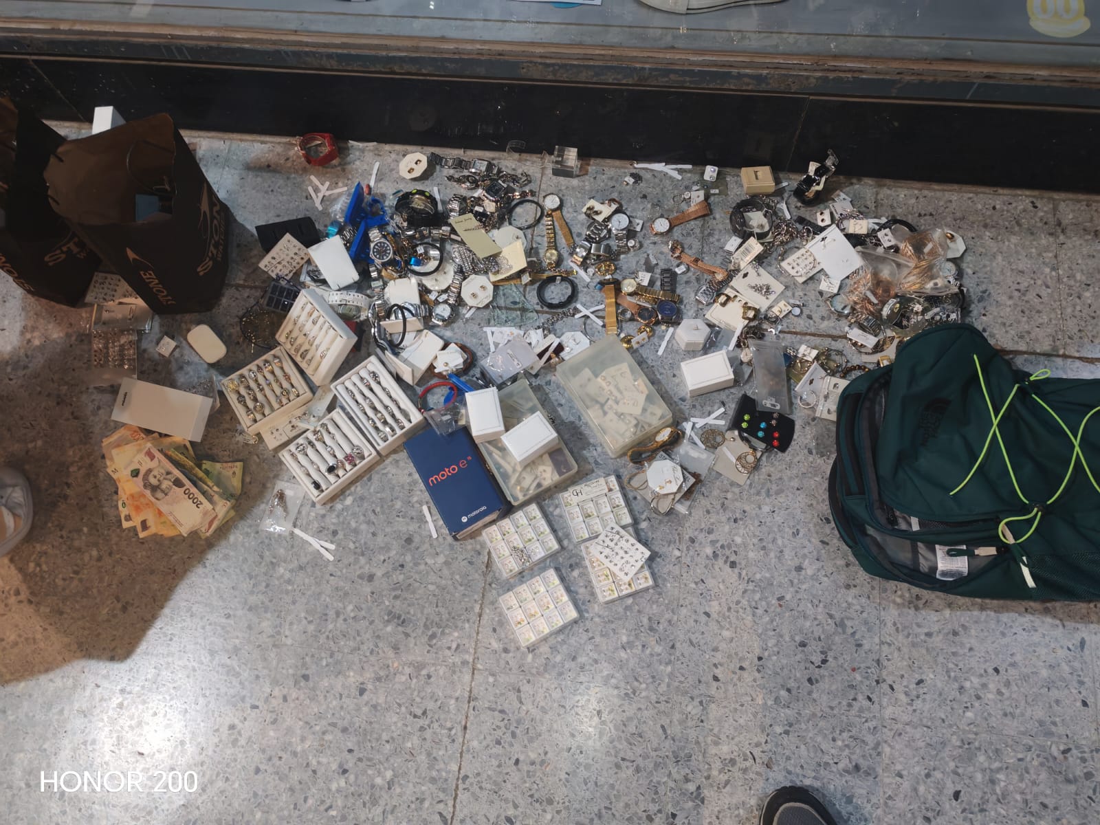 Menores ingresaron a Galería Central y robaron una joyería, pero fueron detenidos