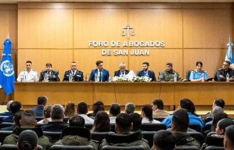 Capacitán a personal de seguridad en la lucha contra el narcotráfico