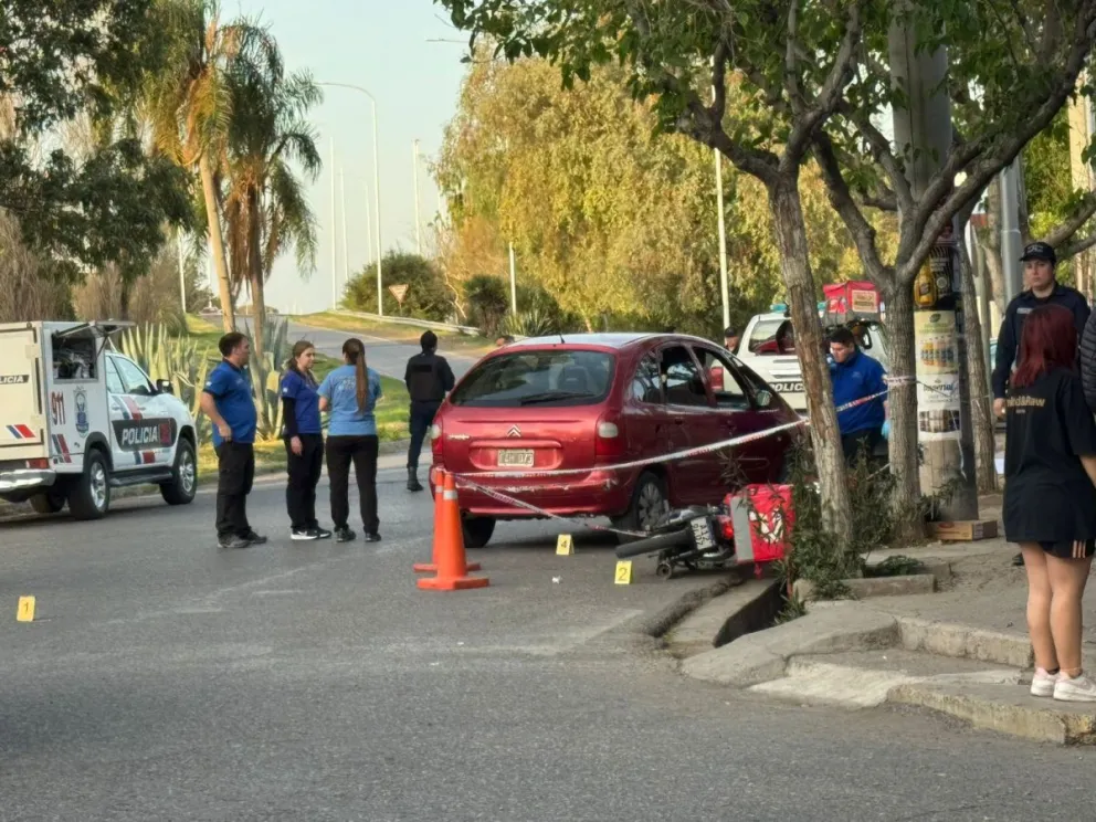 Un Policía disparó en medio de una discusión de tránsito en Capital: el uniformado tiene antencedentes por amenazas