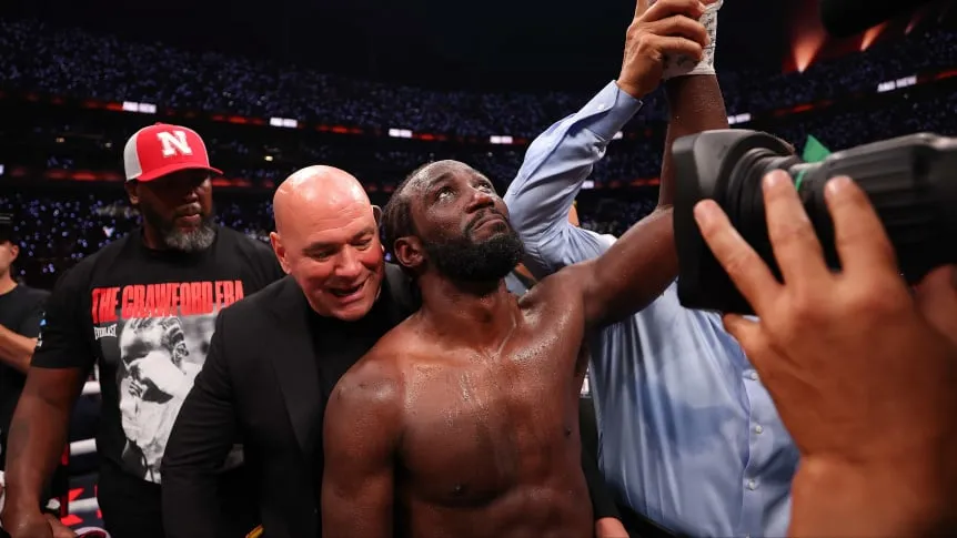 Boxeo: Crawford le ganó a Canelo en las tarjetas y lo destronó