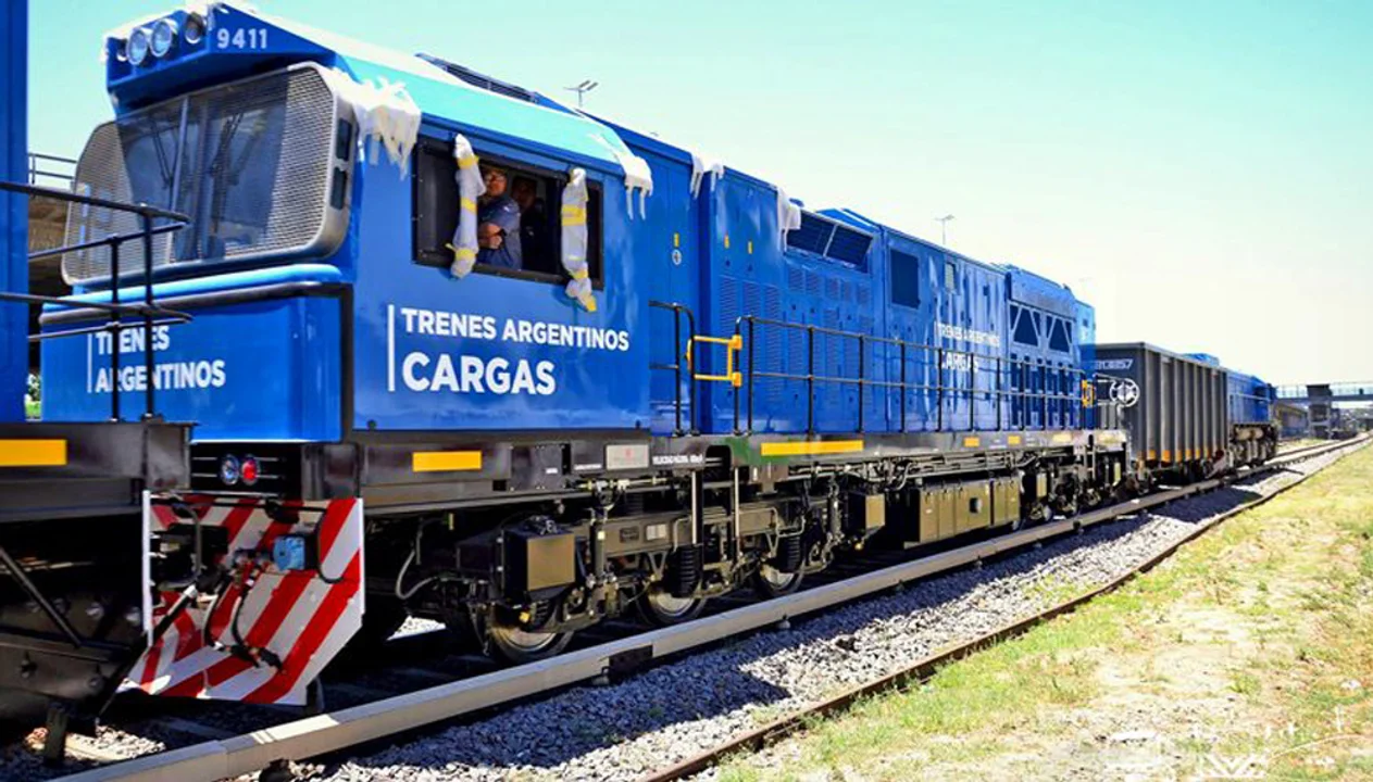 Sturzenegger en San Juan: anunció que antes de fin de año se privatizará el Belgrano Carga e incluirá a la provincia