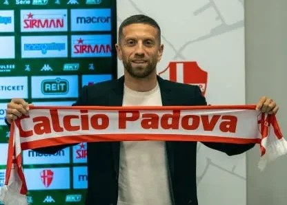 Fútbol Internacional: El “papu” Gómez vuelve al fútbol tras dos años