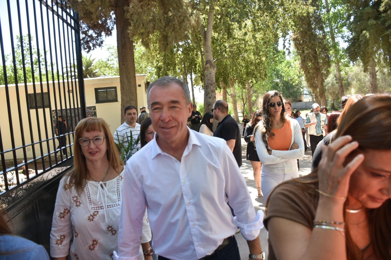 San Juan descarta por ahora adelantar elecciones y busca descomprimir la tensión con Nación