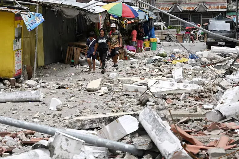 Terremoto de 6.9 grados en Filipinas: hay al menos 69 muertos y más de 150 heridos