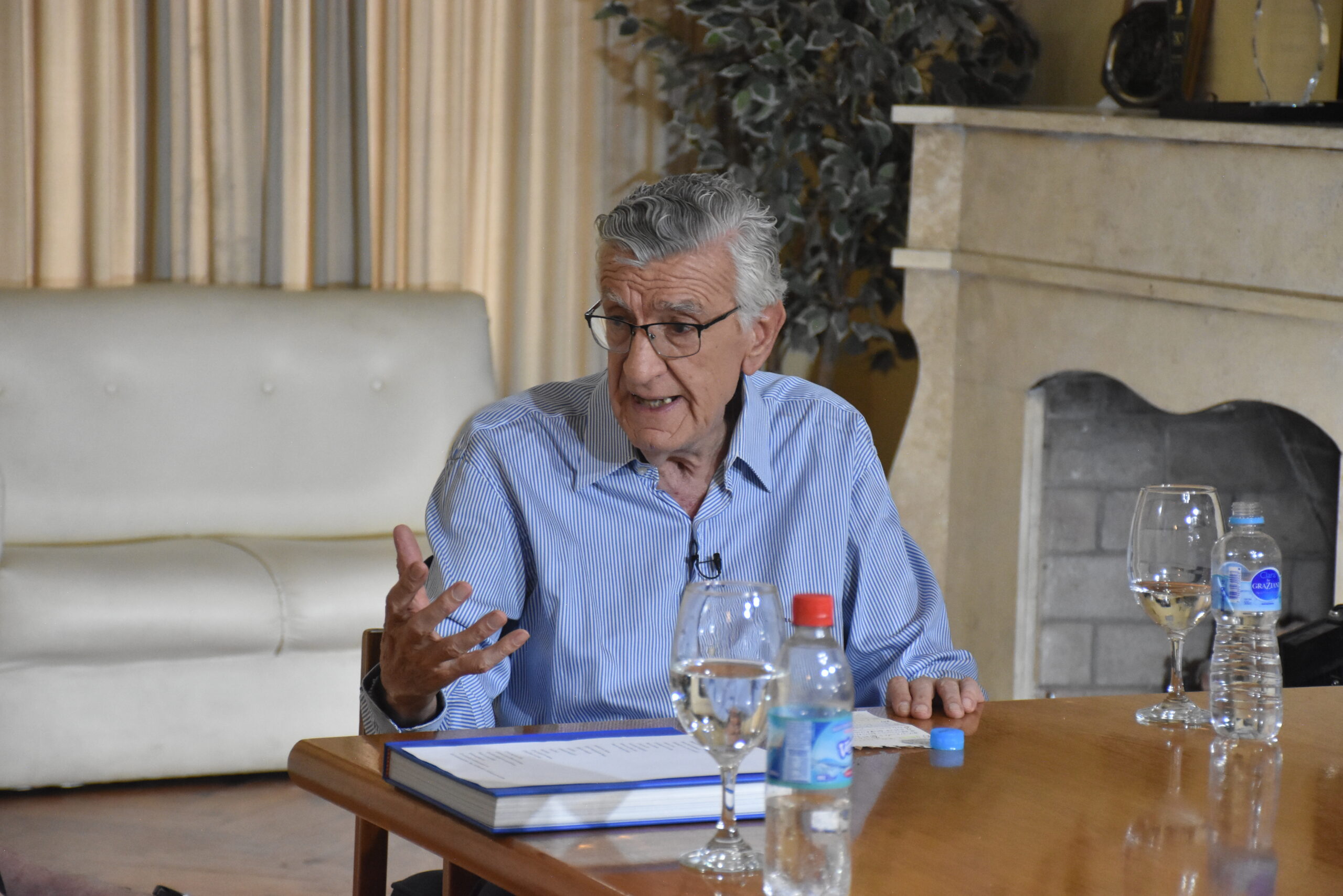 Gioja continúa internado y espera resultados de un nuevo estudio