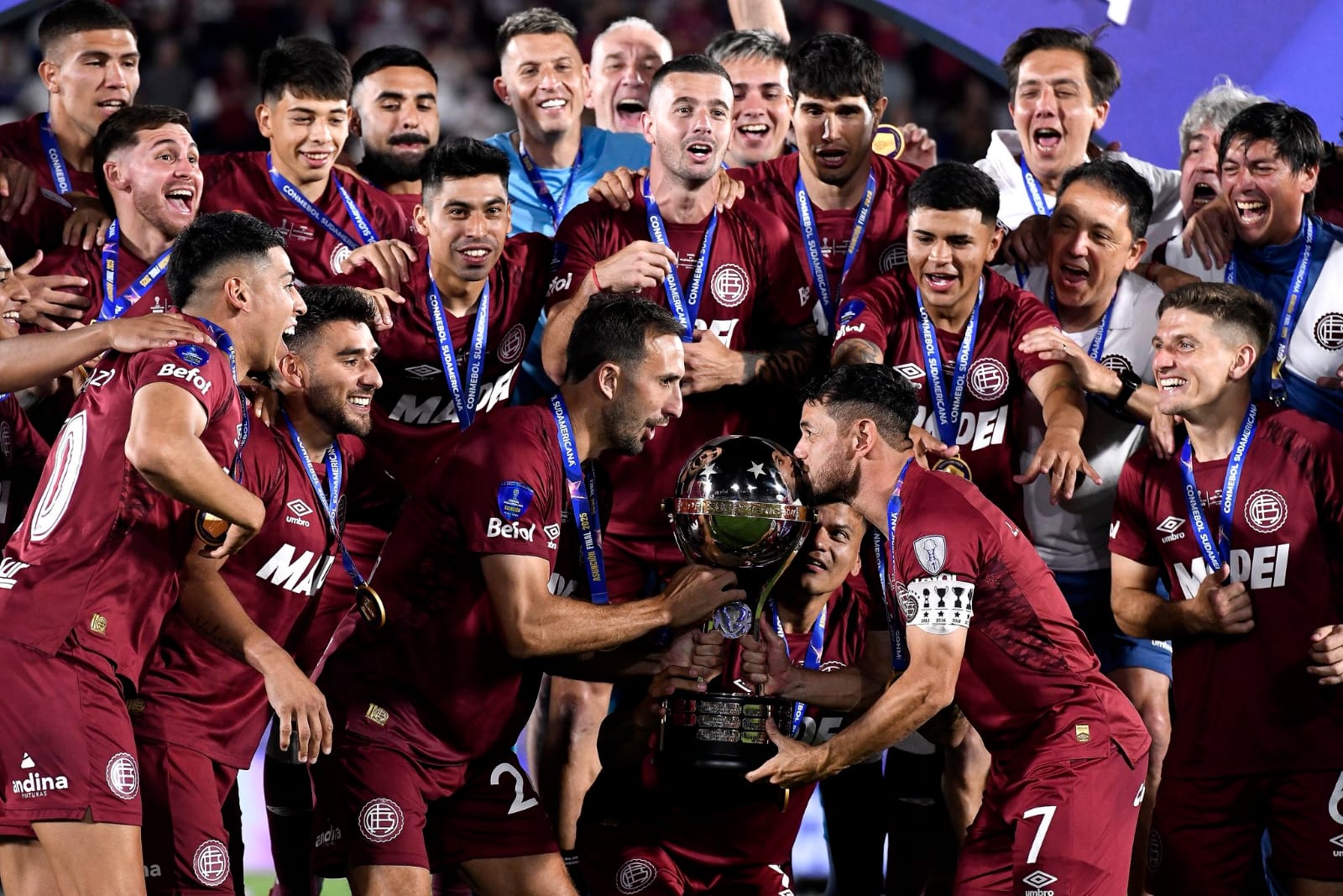 Lanús es Bicampeón de la Copa Sudamericana y se sube a la mesa de Boca e Independiente