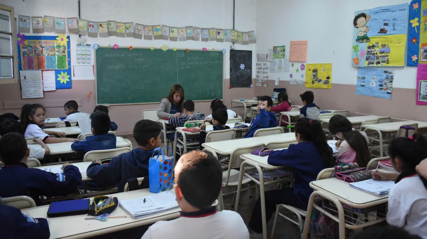 Educación autorizó un nuevo aumento en colegios privados desde noviembre en San Juan