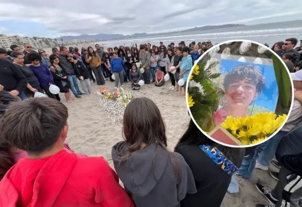 Familia de adolescente sanjuanino desaparecido en La Serena instala un memorial en la playa Cuatro Esquinas