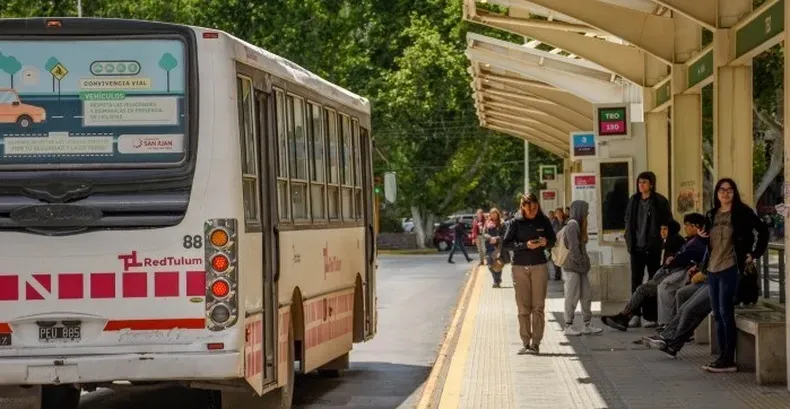 El gobierno provincial anunció que por primera vez, el jueves 1 de Enero habrá colectivos de RedTulum en San Juan