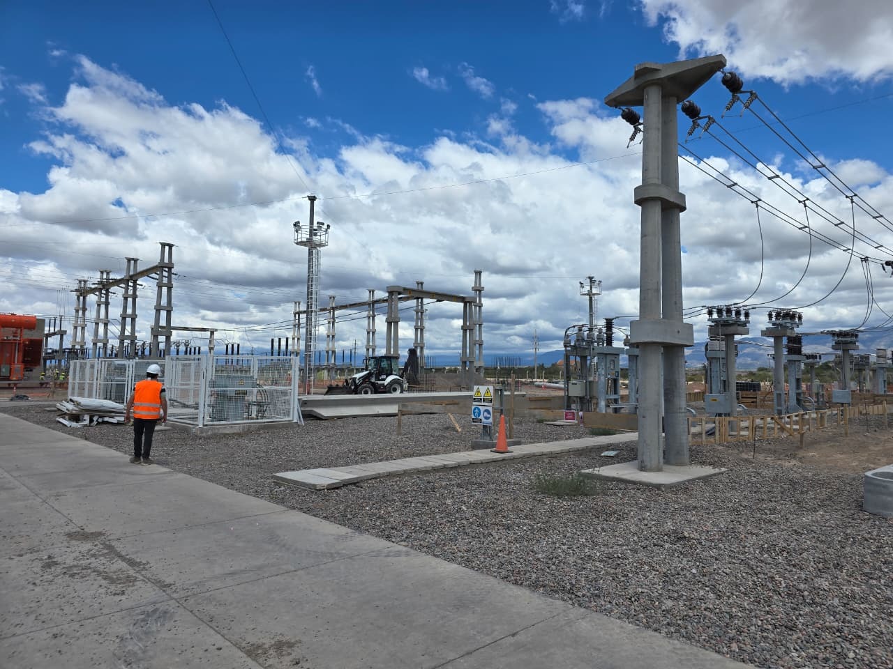 Comenzó a operar la Estación Transformadora San Juan Sur y refuerza el sistema eléctrico del sur provincial