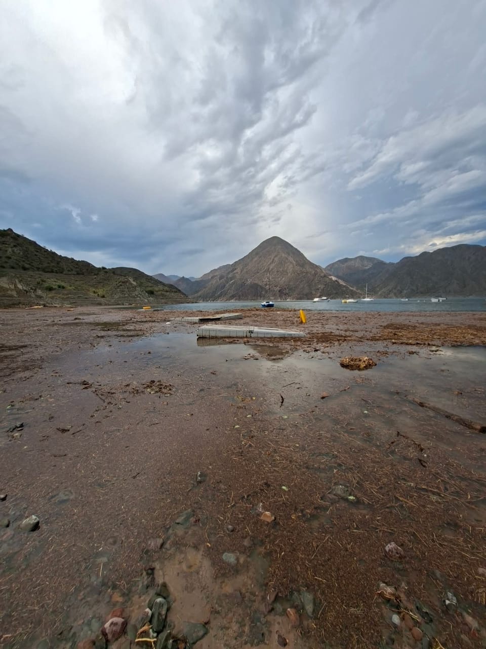 Fuertes lluvias causaron serios daños en diques y ríos, con importantes pérdidas en Punta Negra